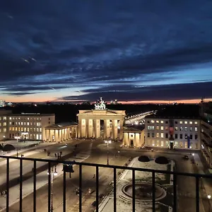 Nexliving Brandenburger Tor Apart Otel