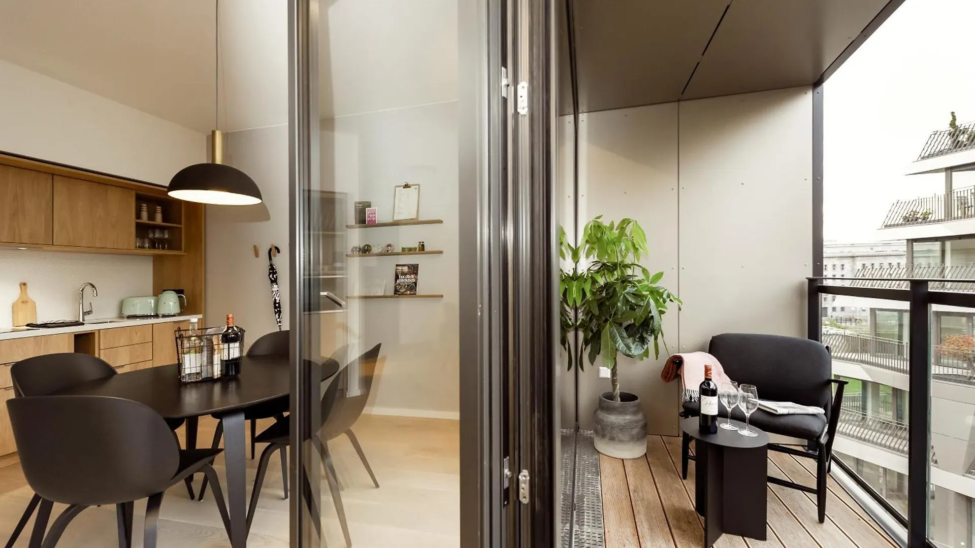Wilde Aparthotels Berlin, Checkpoint Charlie